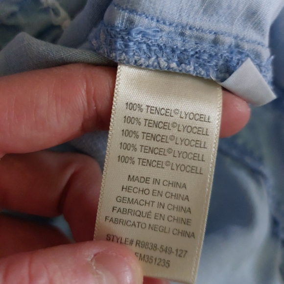 Cloth & stone chambray botton down shirt size XS - Picture 3 of 5